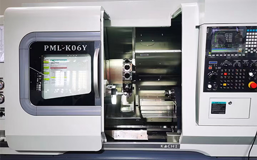 Pribudli dva nové moderné sústružnícke a frézovacie kombinované stroje